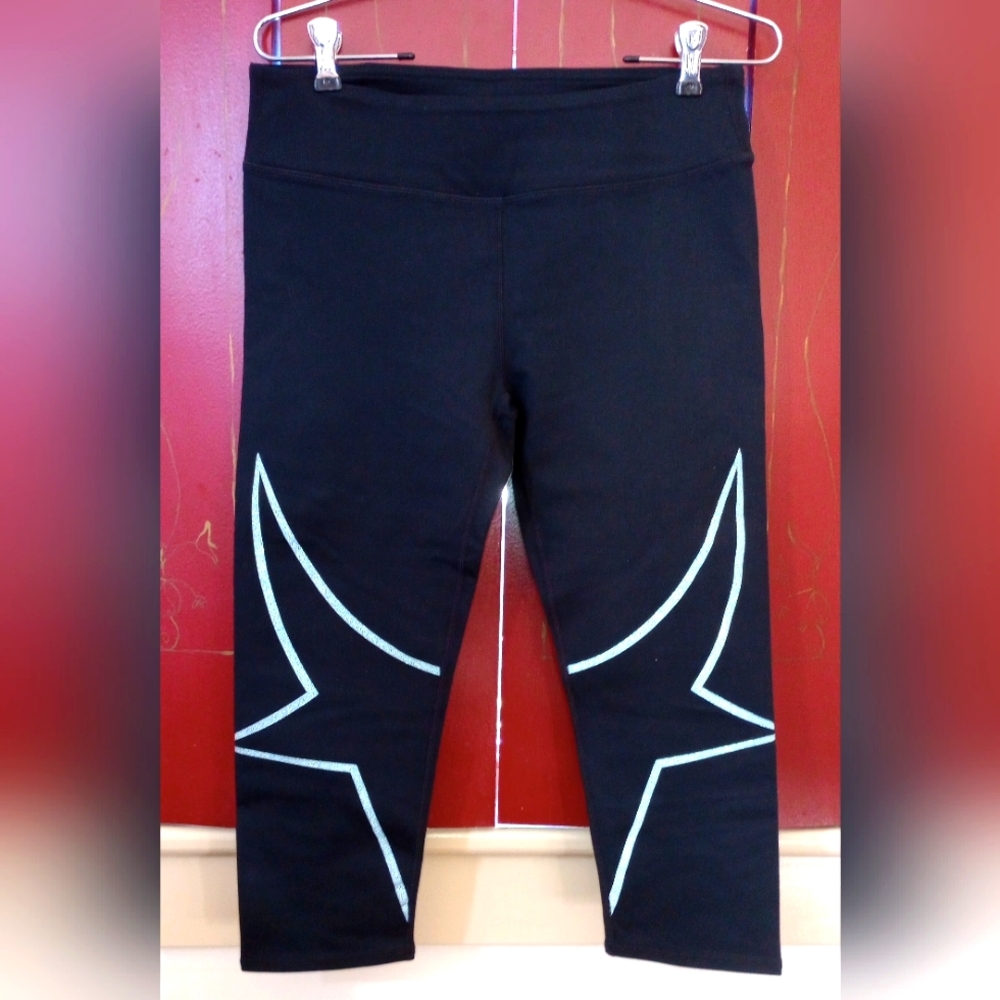Fabletics Powerhold Capri NWOT